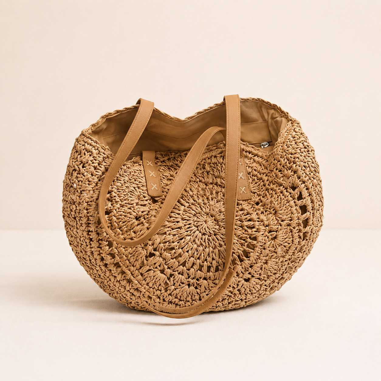 Lola Bolso Redondo de Paja con Motivo - Coñac